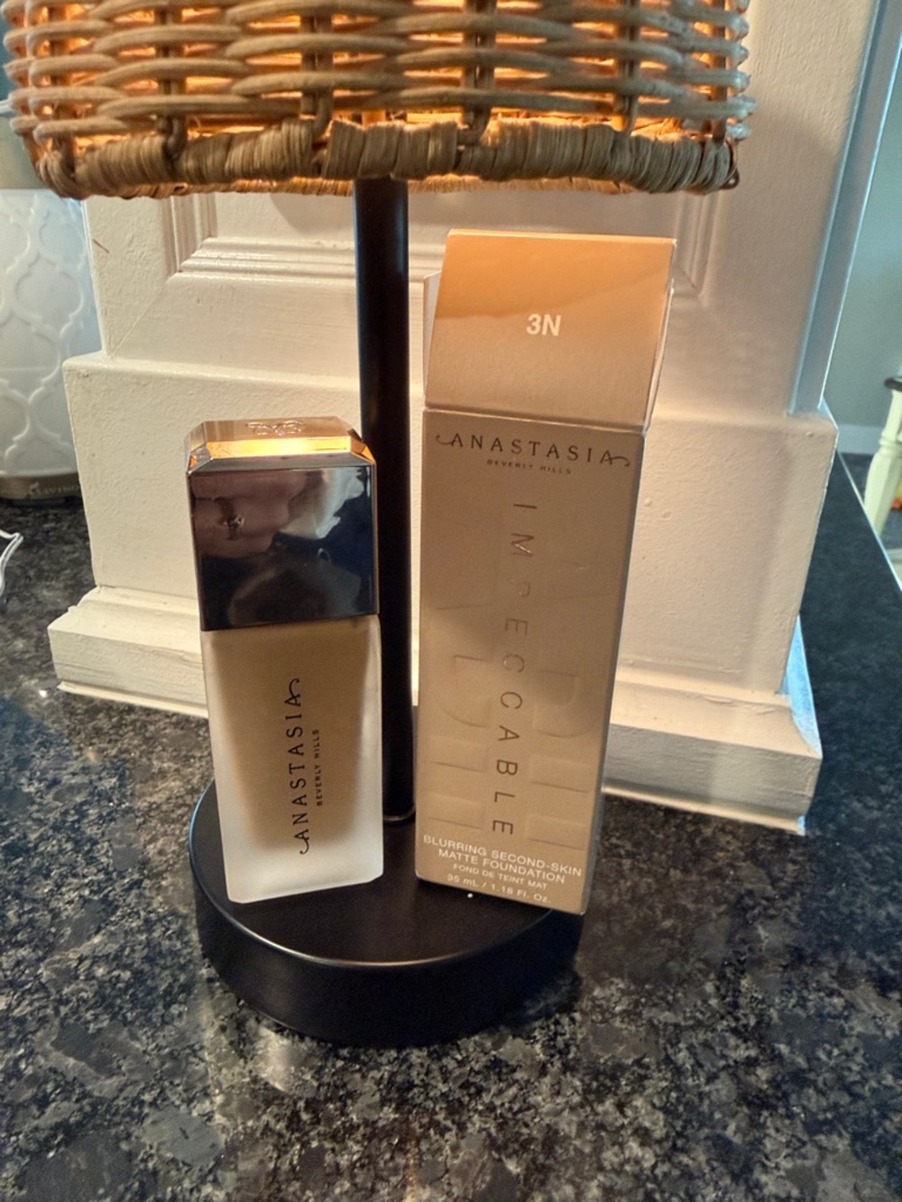 Beverly Hills Anastasia impeccable blurring foundation 3N
